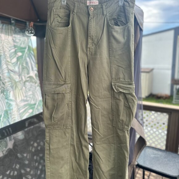 Army Green High-Waist Wide-Leg Cargo Pants - Picture 1 of 5